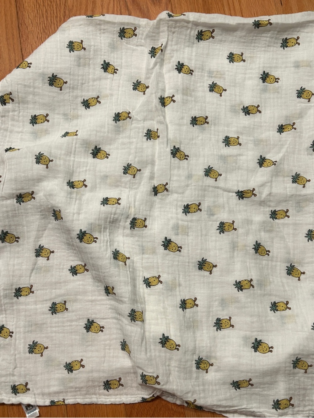Jellycat Pineapple Muslin Cloth in Yellow and Green